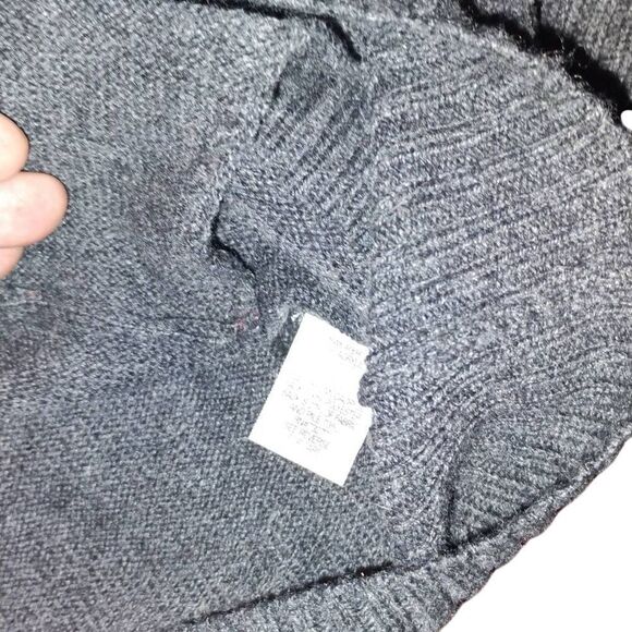 Simply Vera Vera Wang Gray Button Down Sweater With Black Faux Fur - Picture 2 of 12